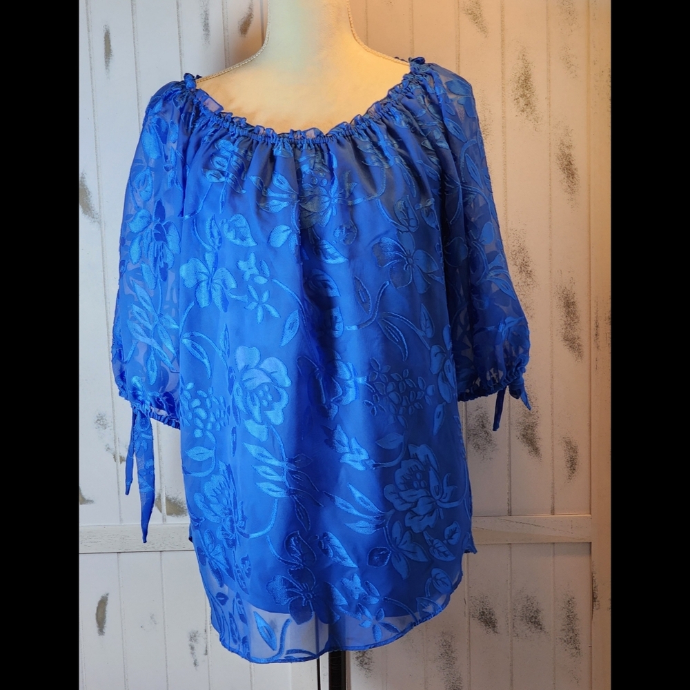 Colleen Lopez Blue Embossed Floral Blouse